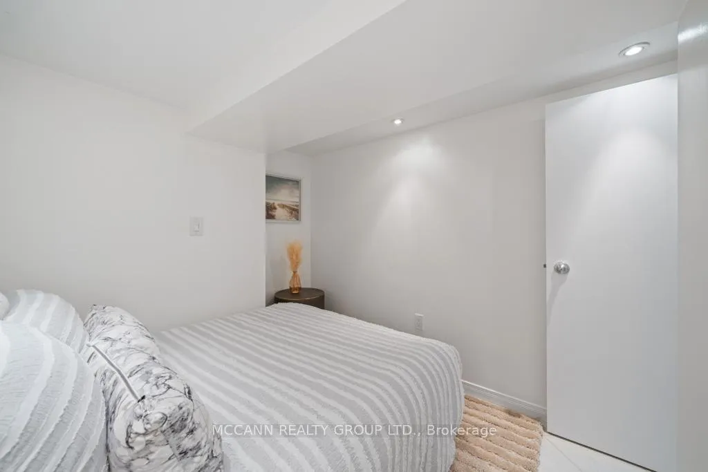 Photo 38 of 168 Roslin Avenue, Toronto, Lawrence Park North — HOMEH