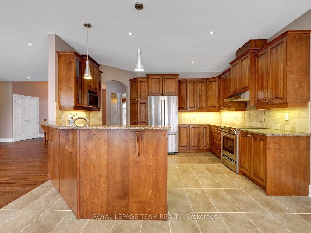 Photo 9 of 6790 Suncrest Drive, Ottawa, Greely — HOMEH