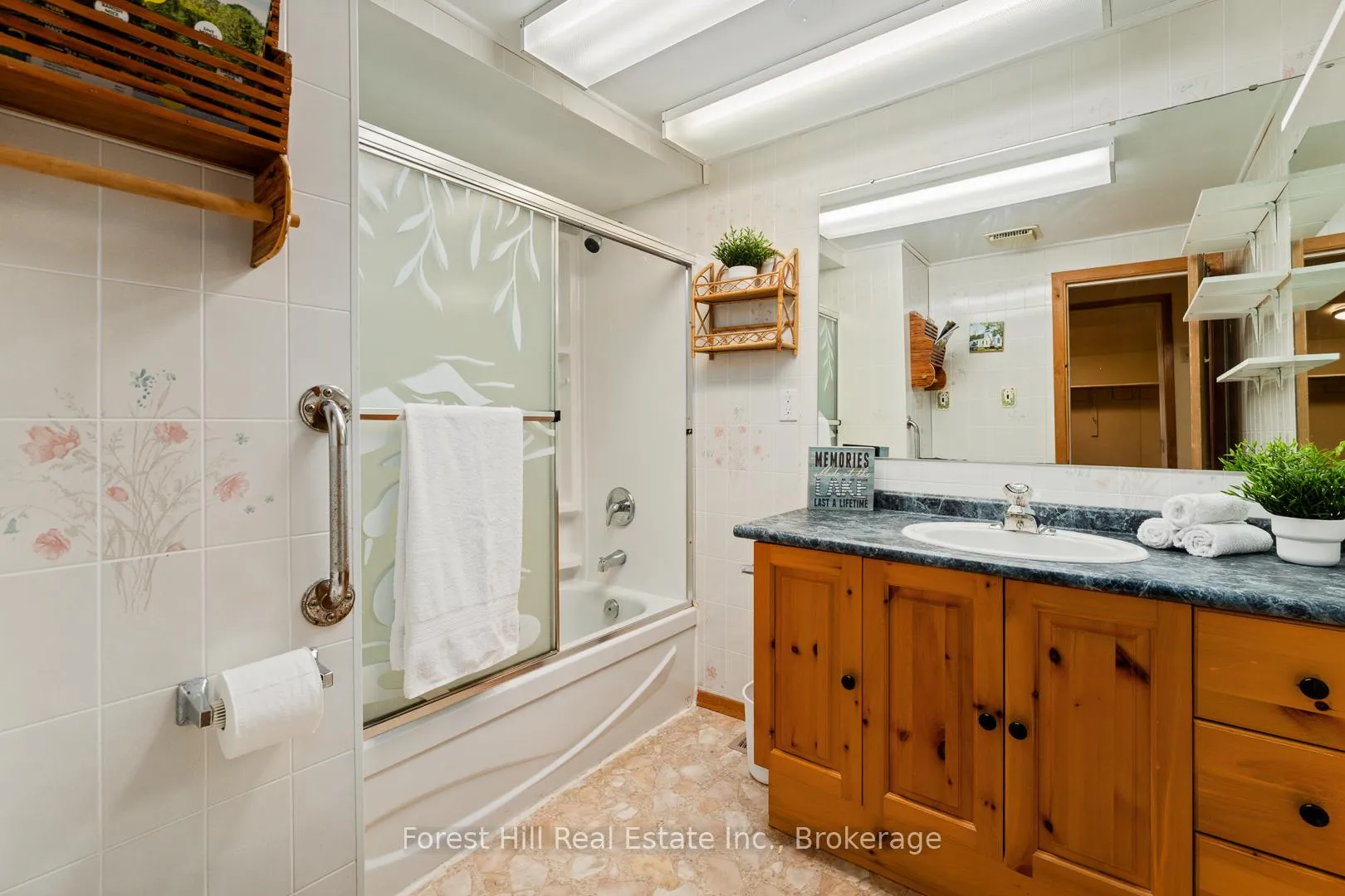 Photo 24 of 3477 Livingstone Lake Road, Algonquin Highlands, McClintock — HOMEH