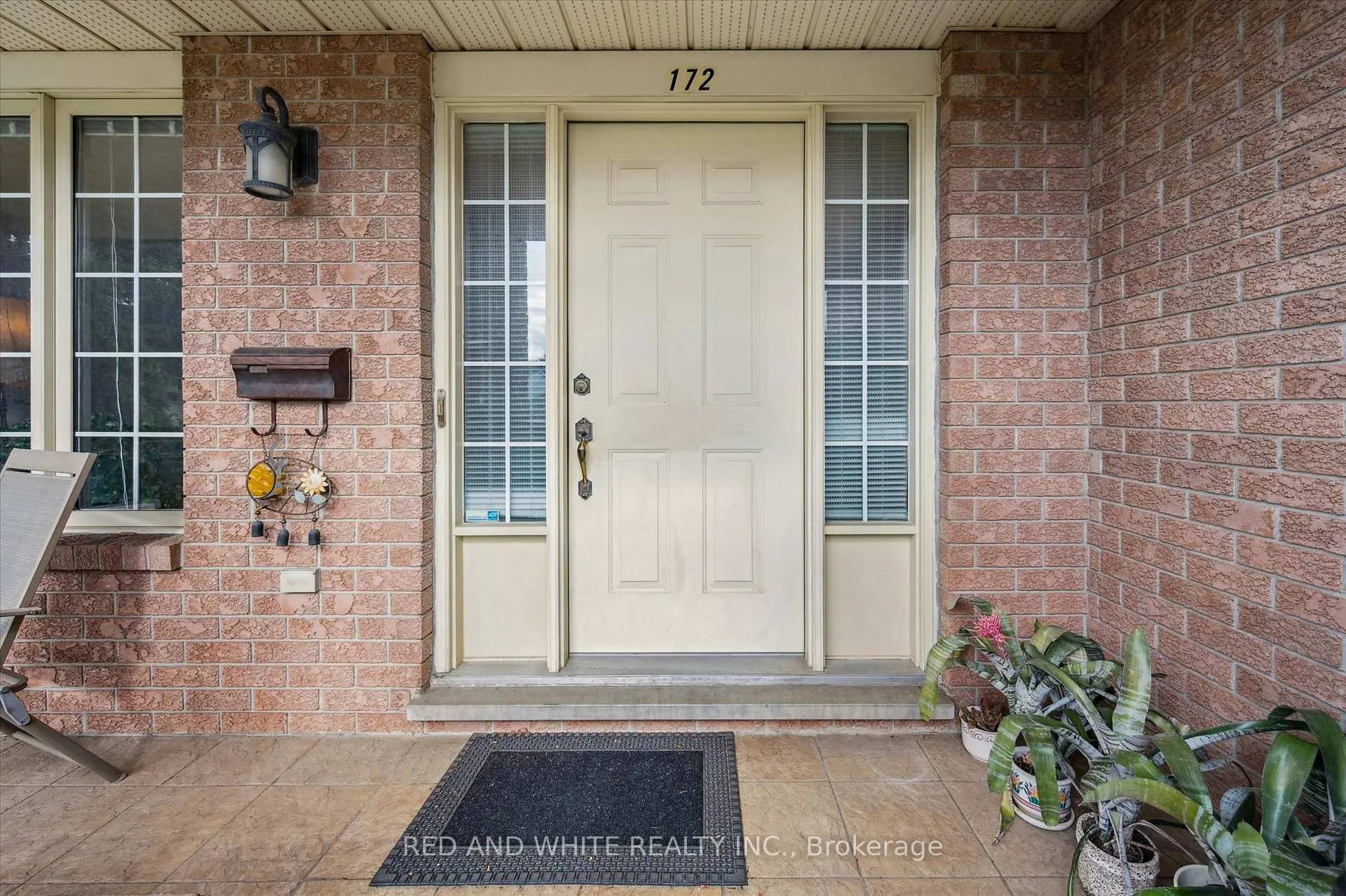 Photo 4 of 172 Mayberry Court, Waterloo — HOMEH