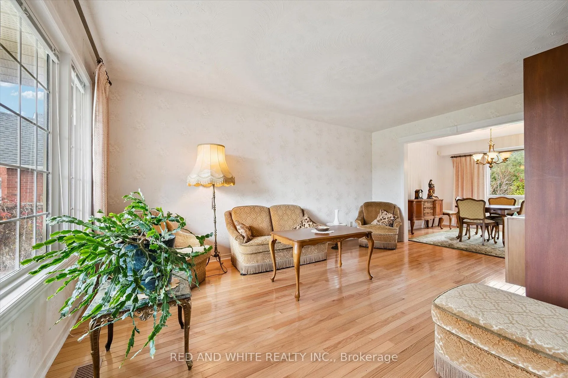 Photo 6 of 172 Mayberry Court, Waterloo — HOMEH
