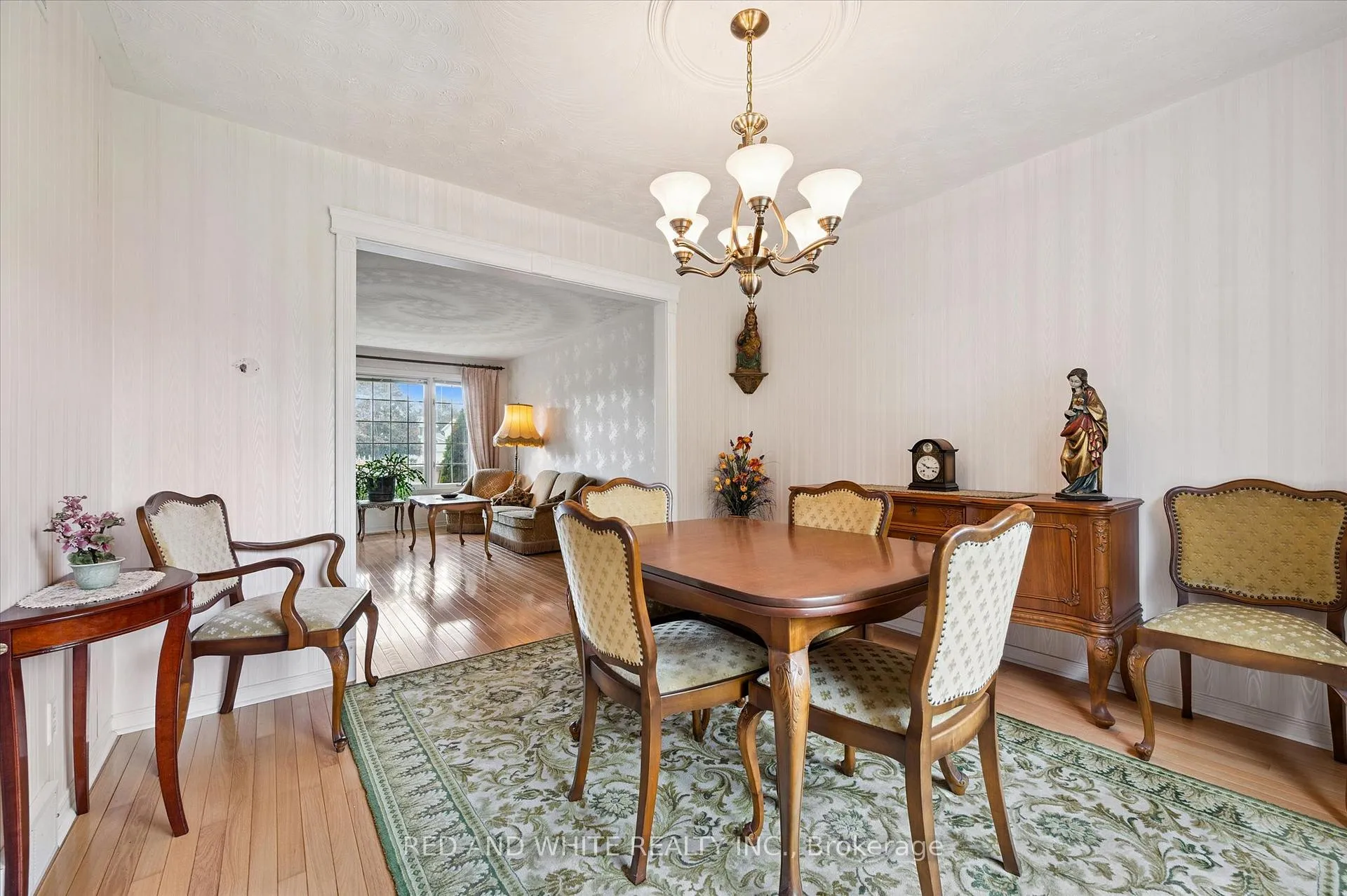 Photo 9 of 172 Mayberry Court, Waterloo — HOMEH