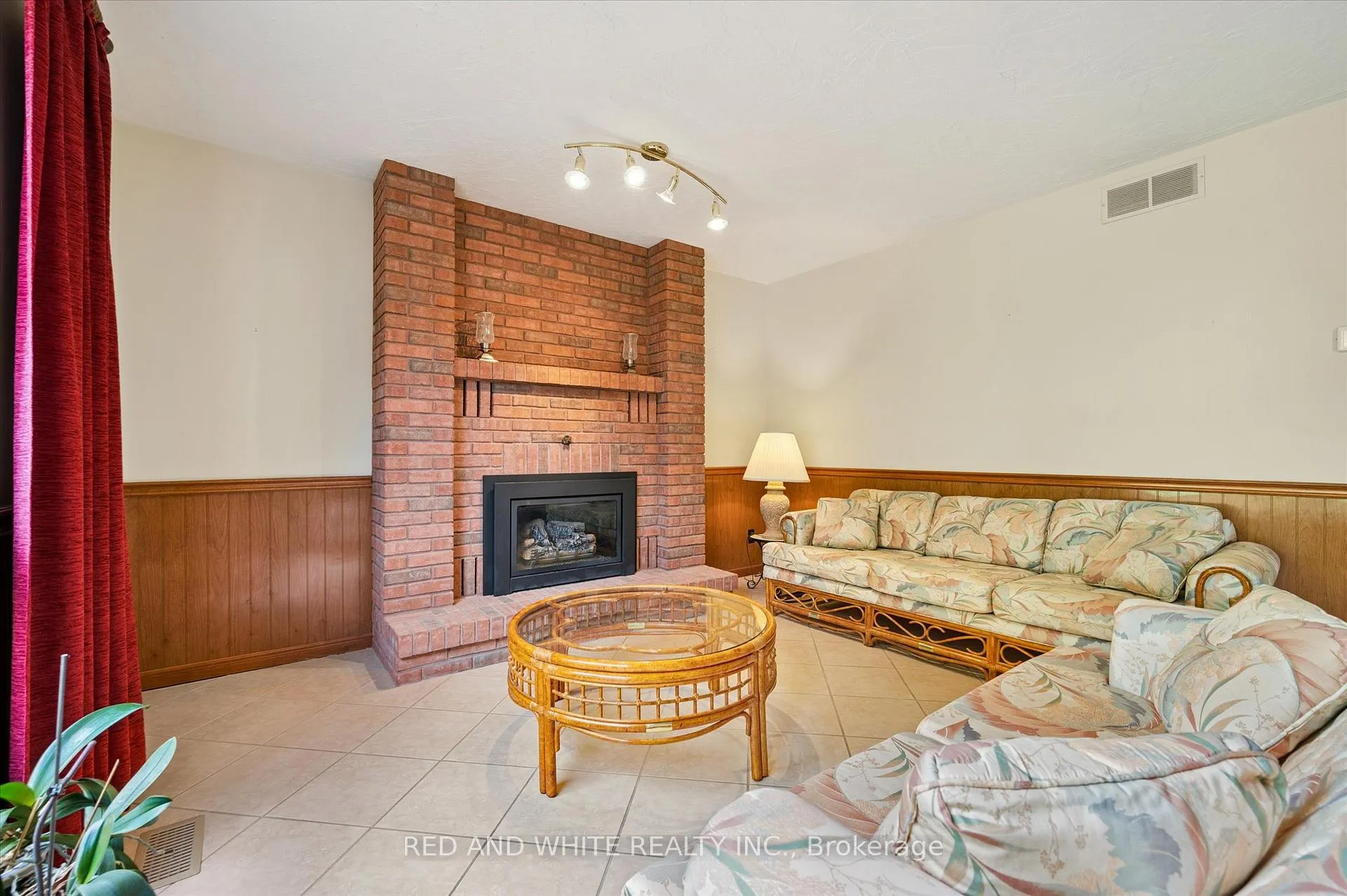 Photo 17 of 172 Mayberry Court, Waterloo — HOMEH