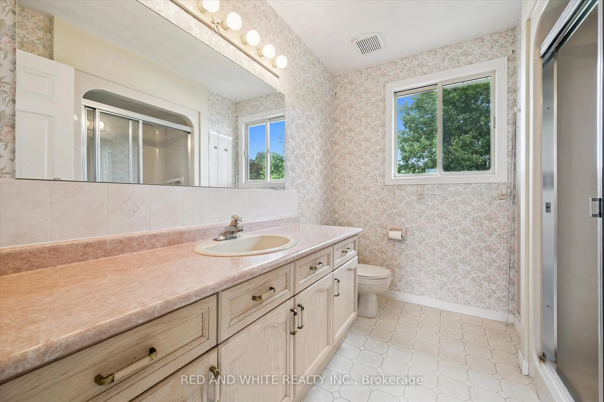 Photo 26 of 172 Mayberry Court, Waterloo — HOMEH