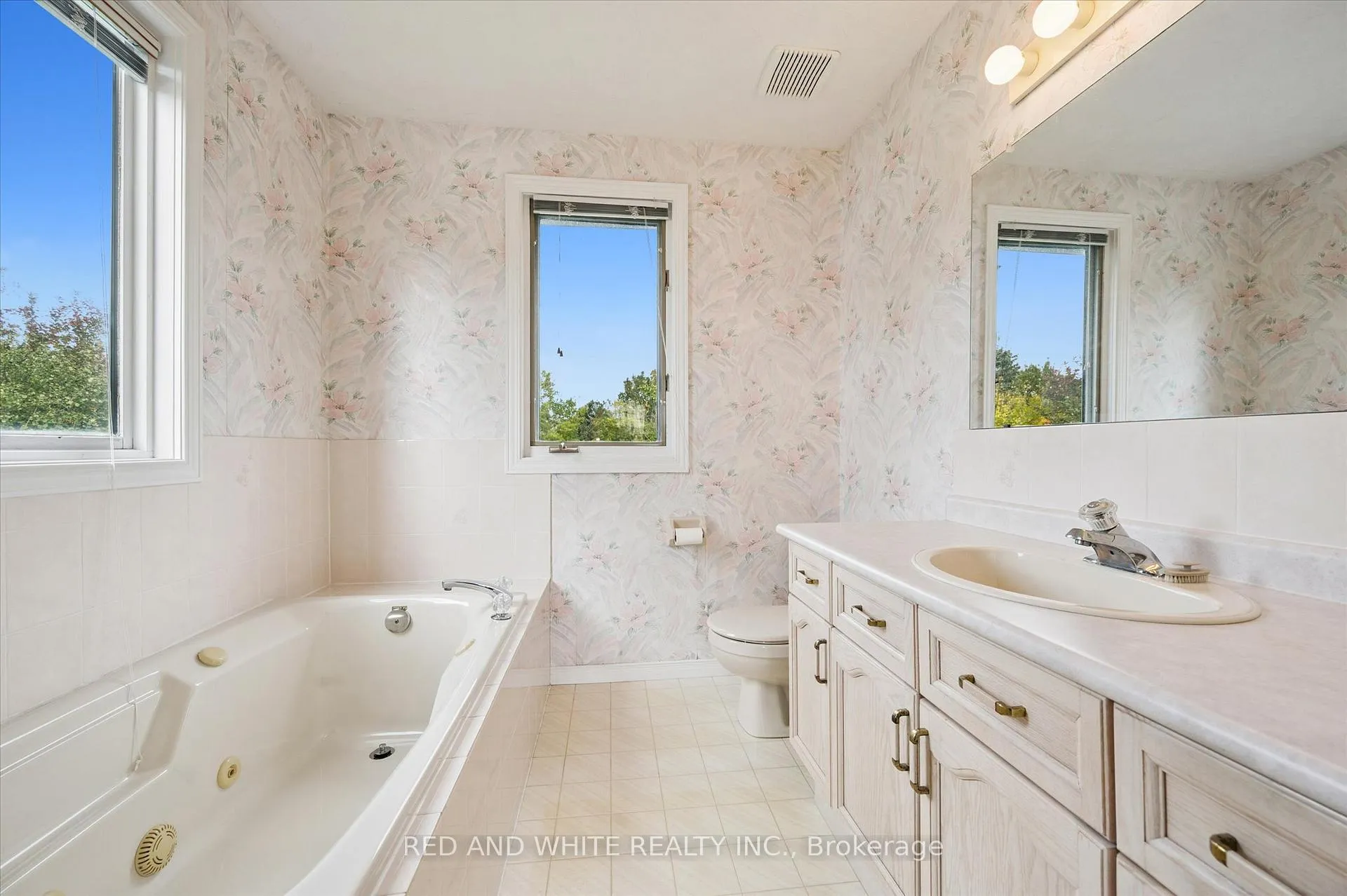 Photo 30 of 172 Mayberry Court, Waterloo — HOMEH