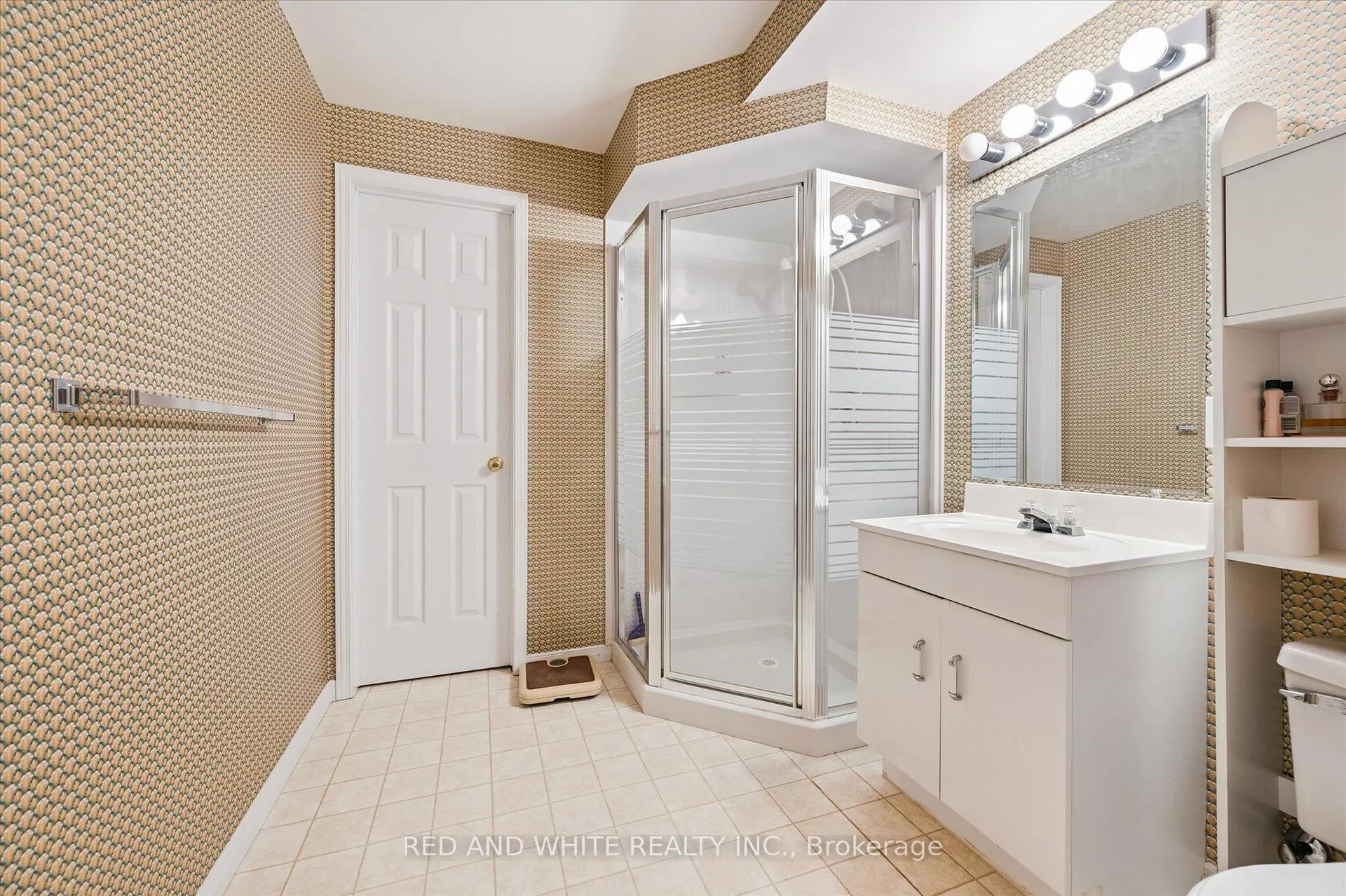 Photo 35 of 172 Mayberry Court, Waterloo — HOMEH