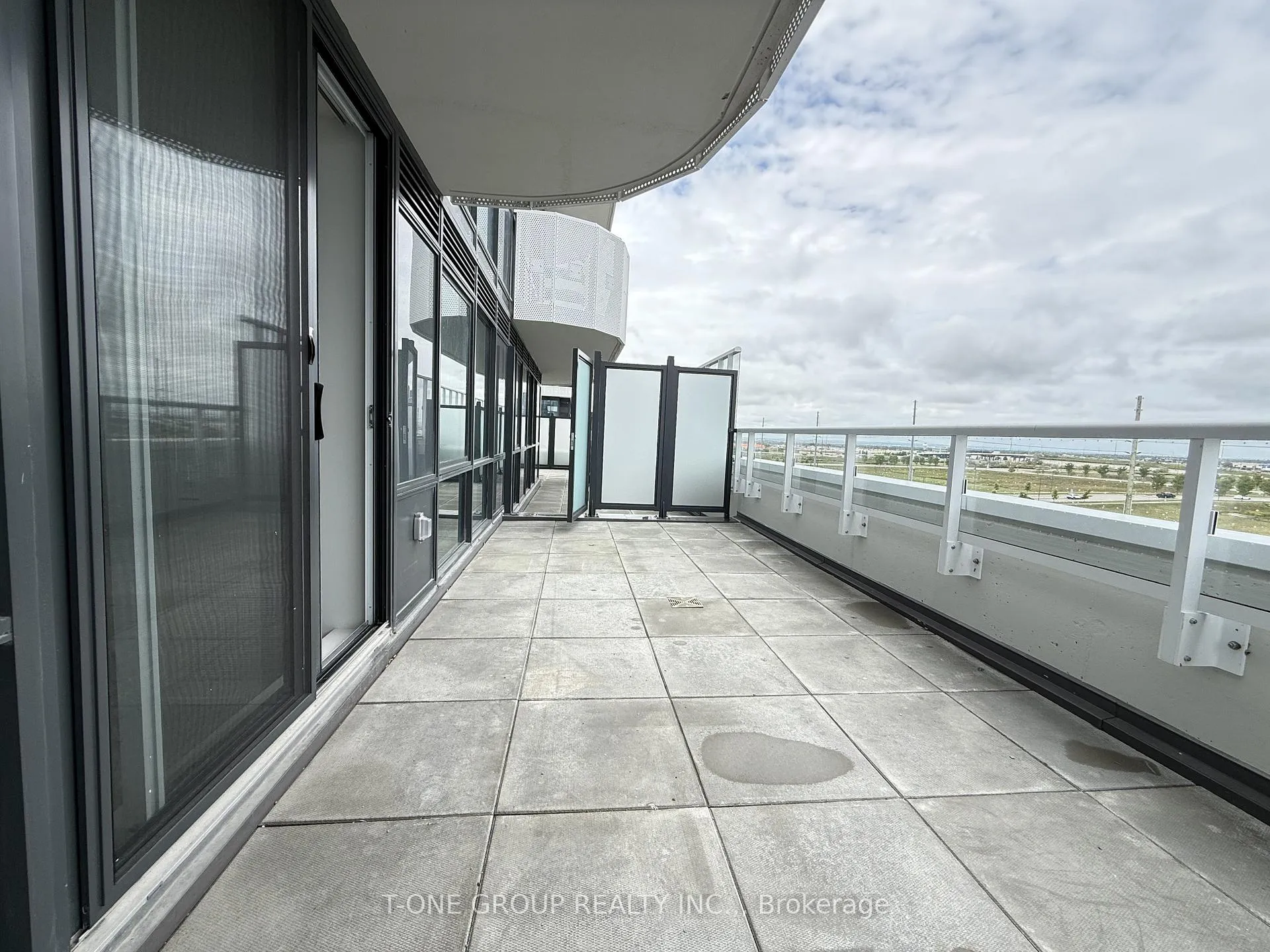 Photo 9 of Unit 503, 8 Interchange Way, Vaughan, Vaughan Corporate Centre — HOMEH