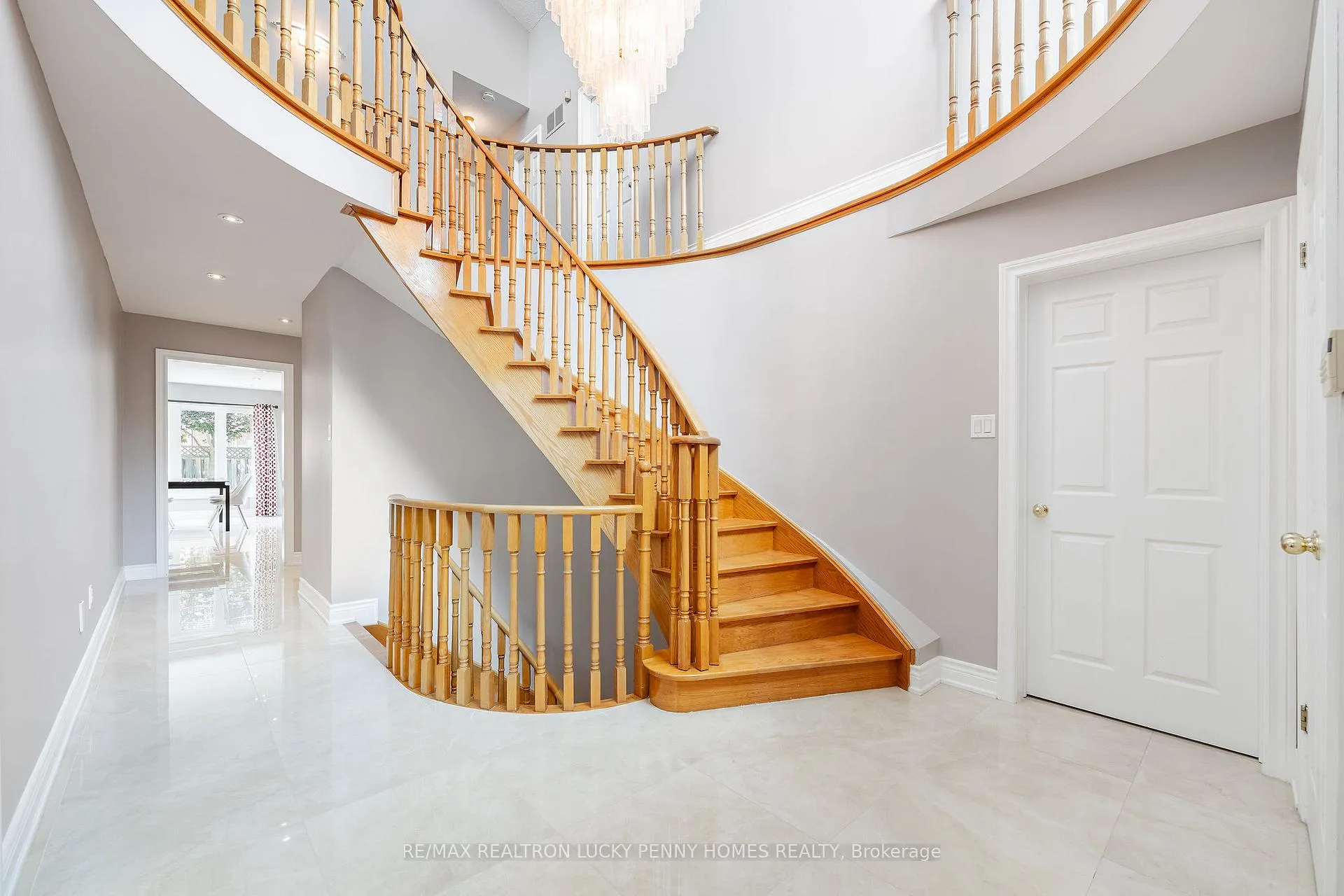 Photo 4 of 9 Coledale Road, Markham, Unionville — HOMEH