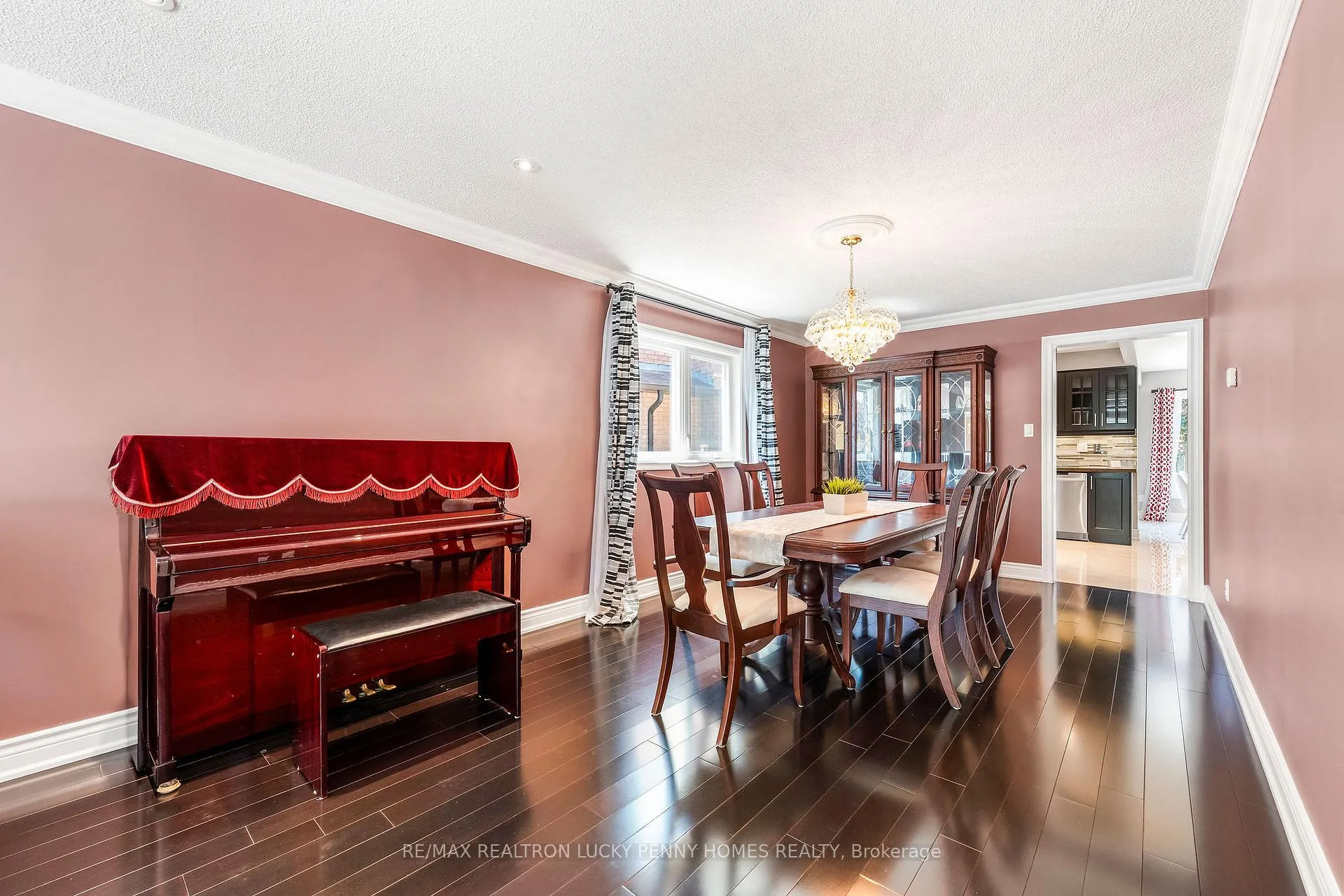 Photo 6 of 9 Coledale Road, Markham, Unionville — HOMEH