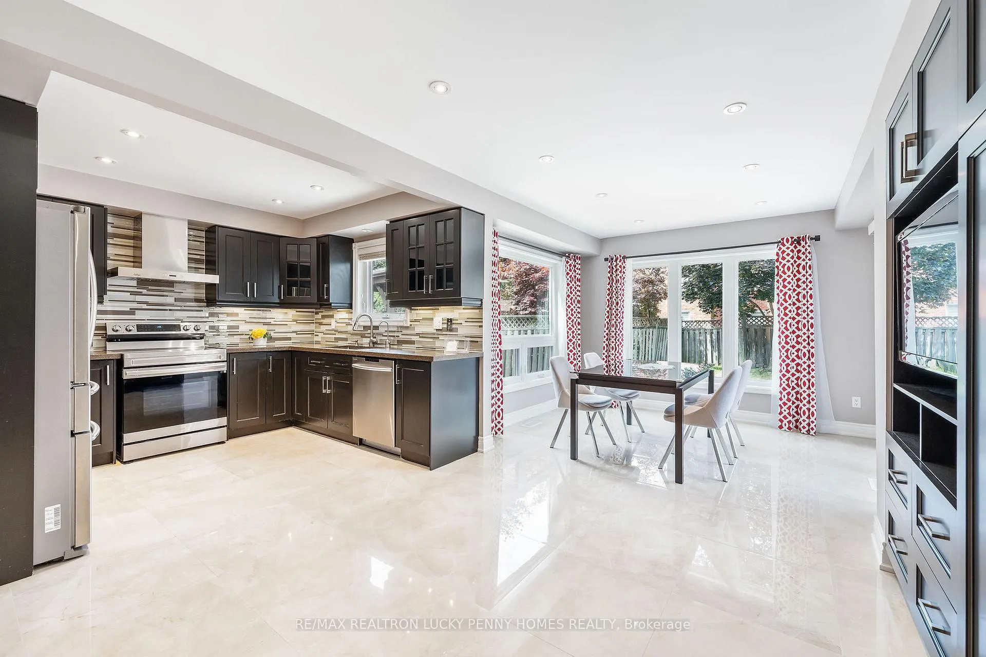 Photo 8 of 9 Coledale Road, Markham, Unionville — HOMEH