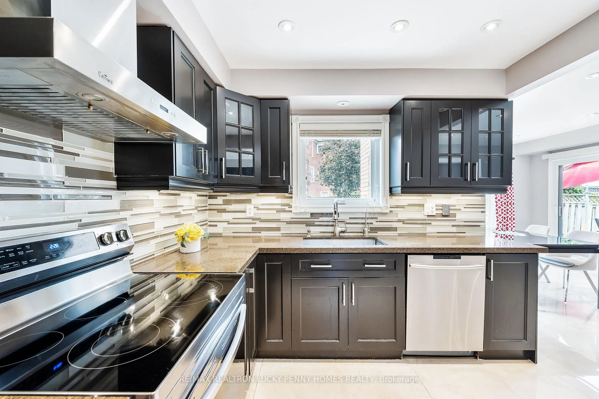 Photo 11 of 9 Coledale Road, Markham, Unionville — HOMEH