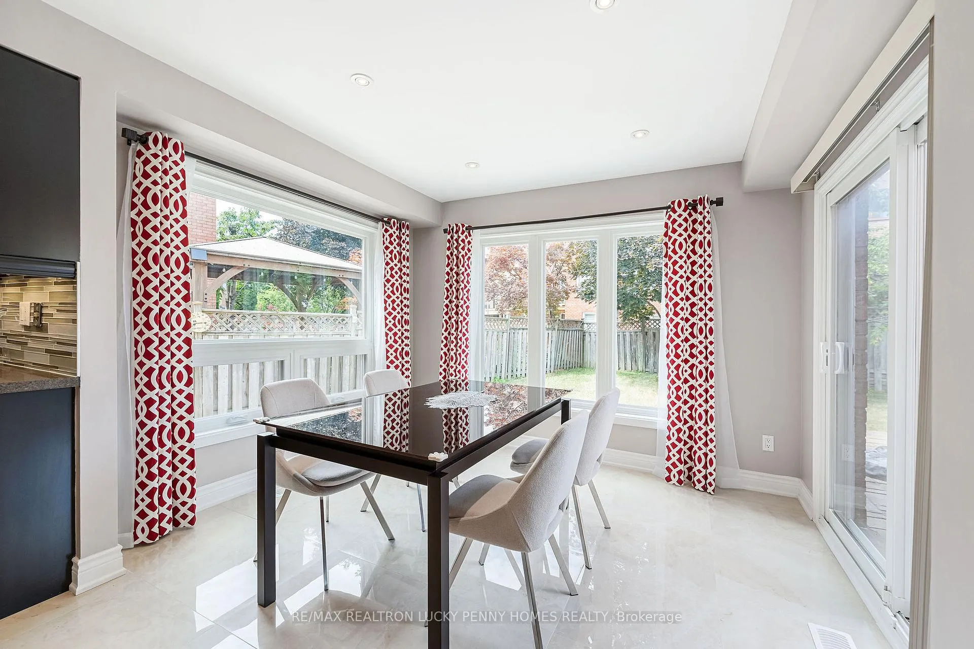 Photo 13 of 9 Coledale Road, Markham, Unionville — HOMEH