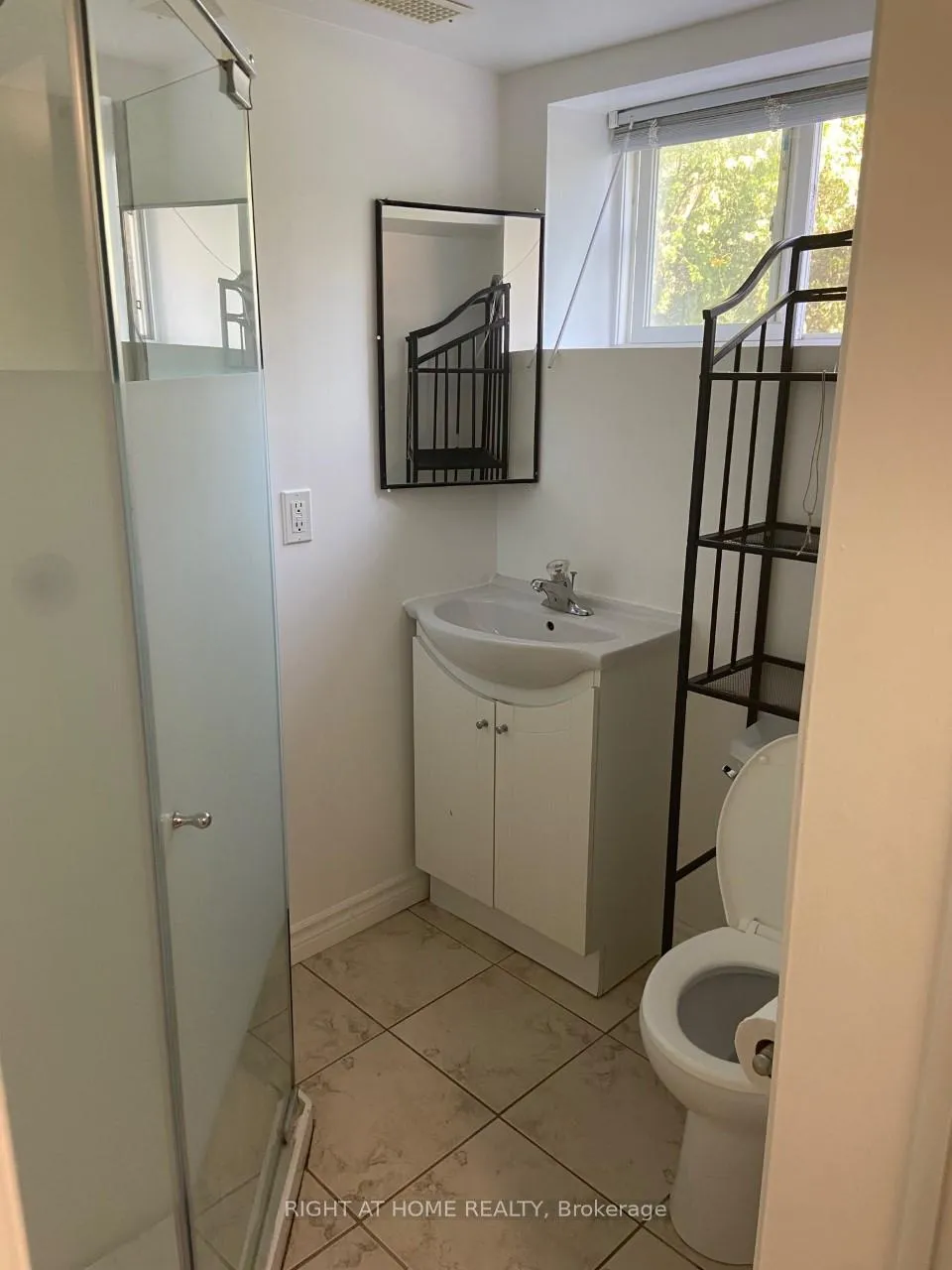 Photo 4 of 7715 Mayfield Road S, Caledon, Bolton East — HOMEH