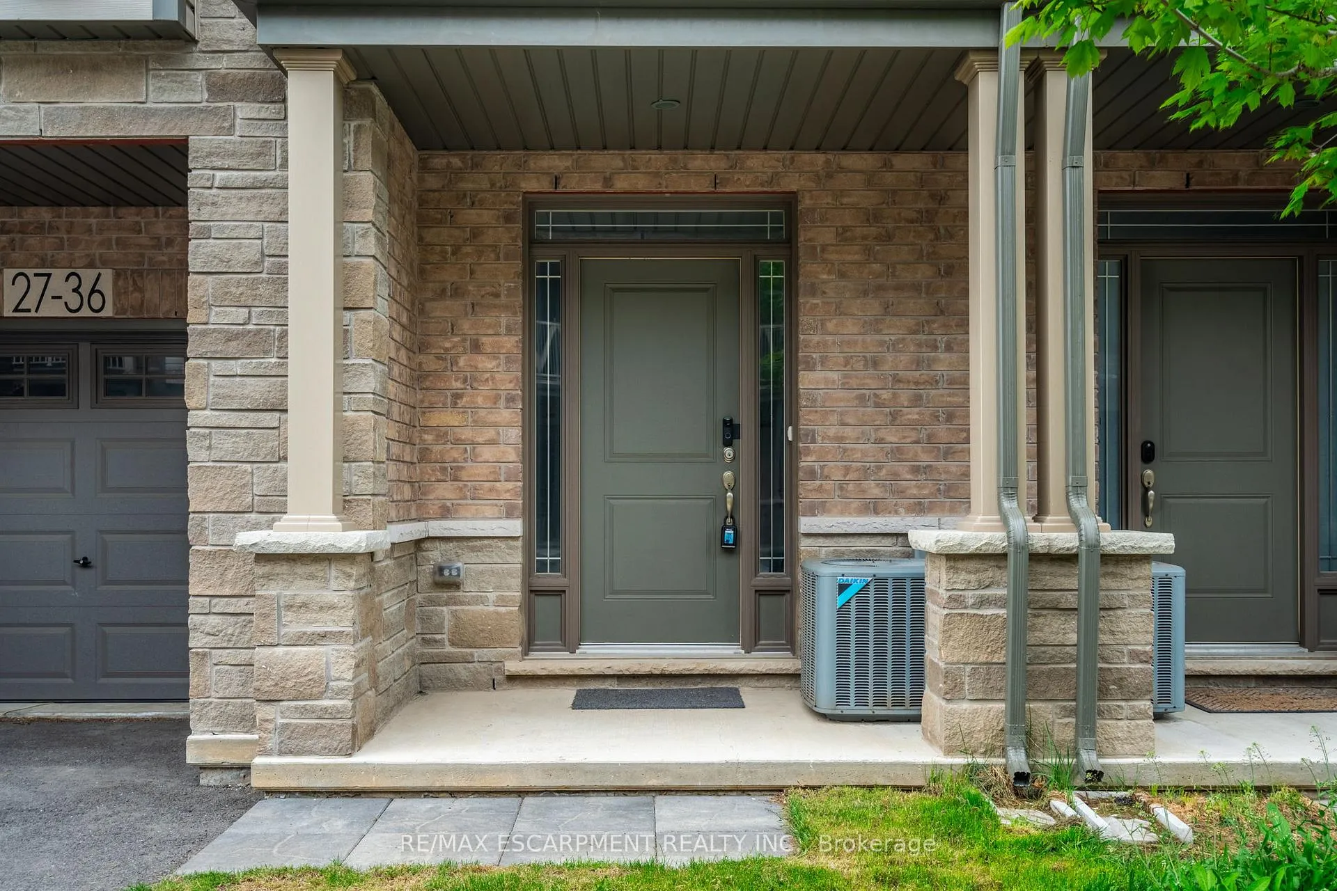 Photo 3 of Unit 36, 27 Rachel Drive, Hamilton, Stoney Creek — HOMEH
