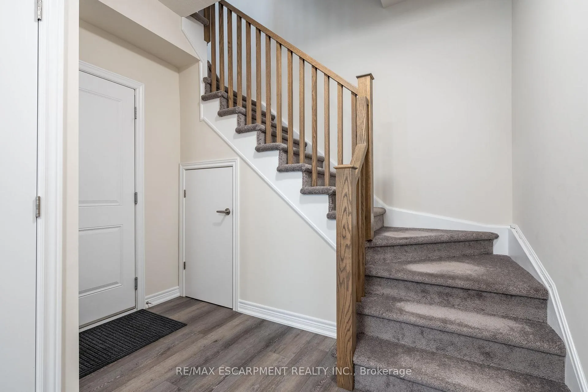 Photo 5 of Unit 36, 27 Rachel Drive, Hamilton, Stoney Creek — HOMEH