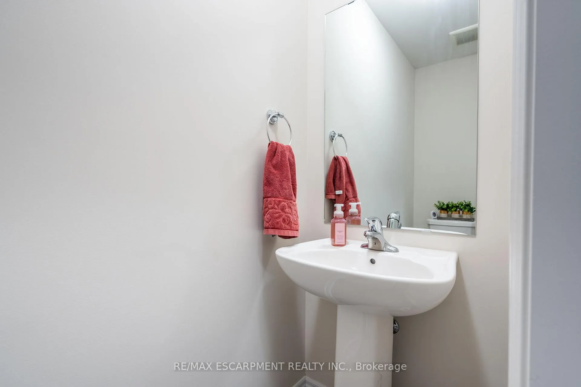 Photo 23 of Unit 36, 27 Rachel Drive, Hamilton, Stoney Creek — HOMEH