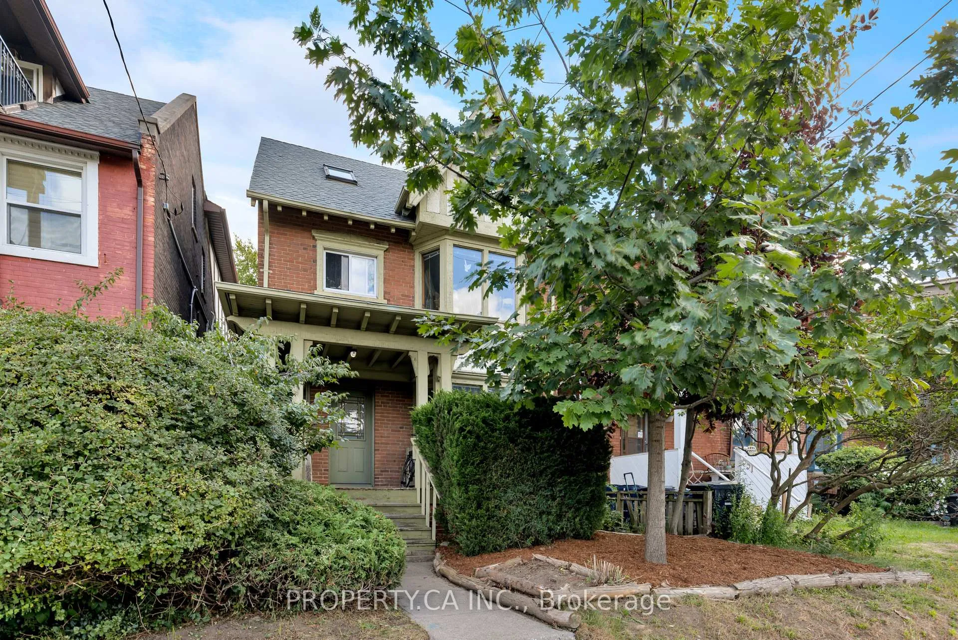 Front of 553 Broadview Avenue