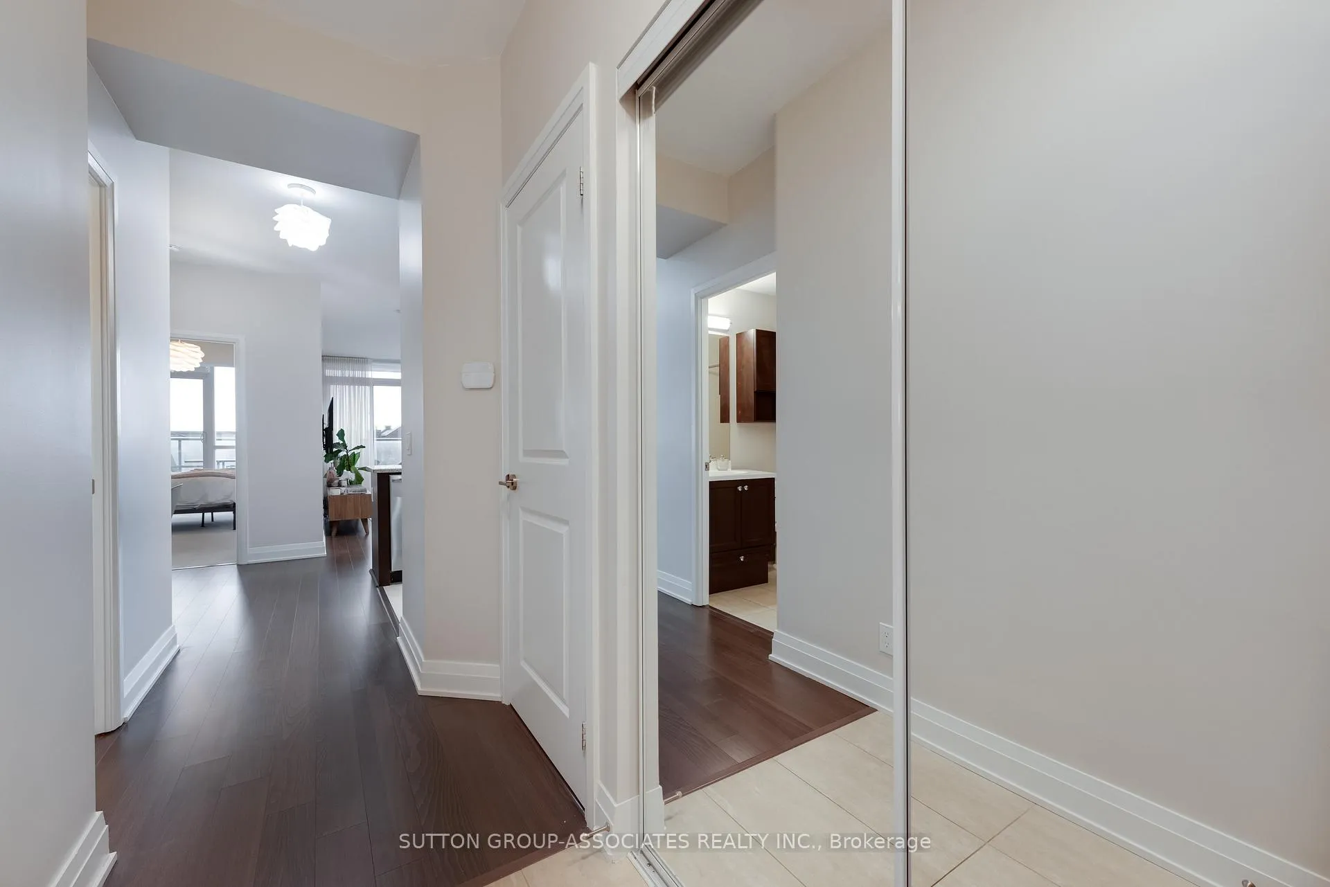 Photo 5 of Unit 401, 530 St Clair Avenue, Toronto, Humewood-Cedarvale — HOMEH