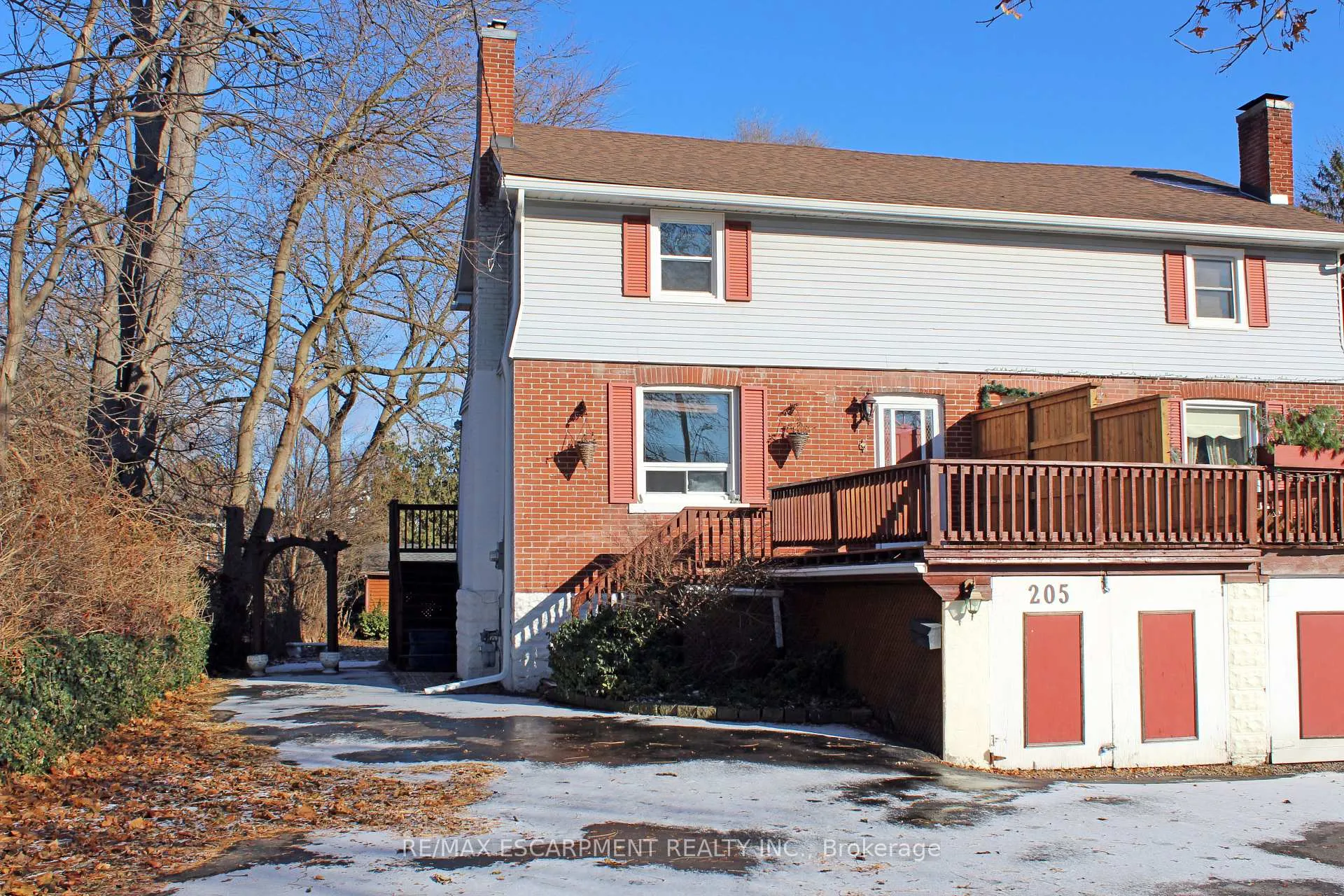 Photo 4 of 205 Main Street E, Grimsby, Grimsby East — HOMEH