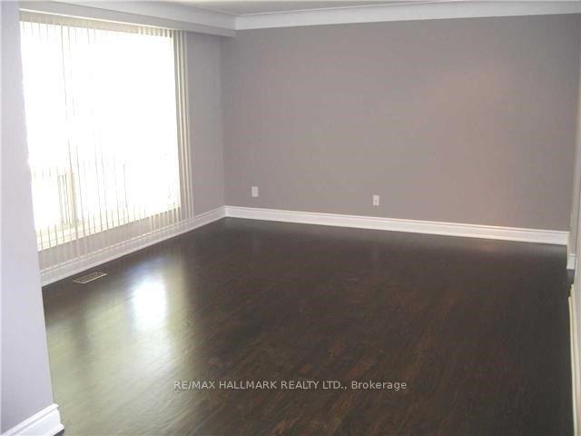 Photo 5 of 572 Arlington Boulevard, Burlington, Roseland — HOMEH
