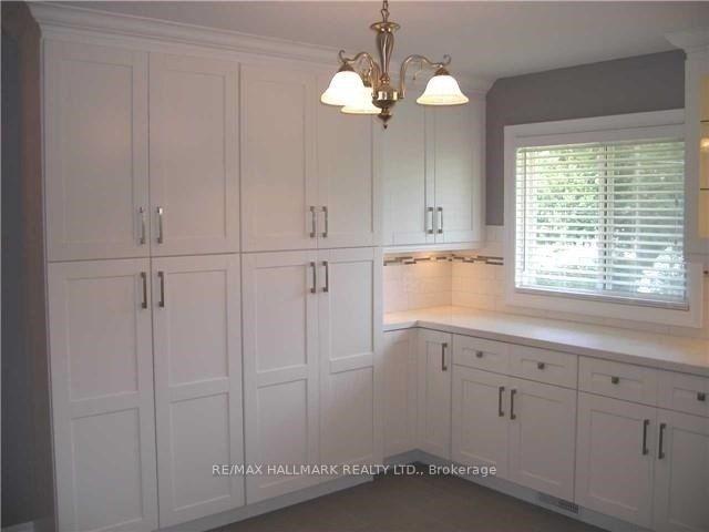 Photo 8 of 572 Arlington Boulevard, Burlington, Roseland — HOMEH