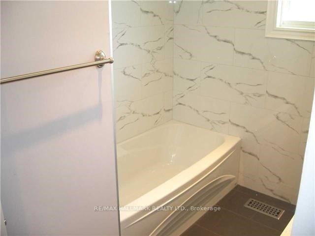 Photo 11 of 572 Arlington Boulevard, Burlington, Roseland — HOMEH