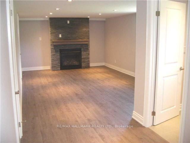 Photo 12 of 572 Arlington Boulevard, Burlington, Roseland — HOMEH