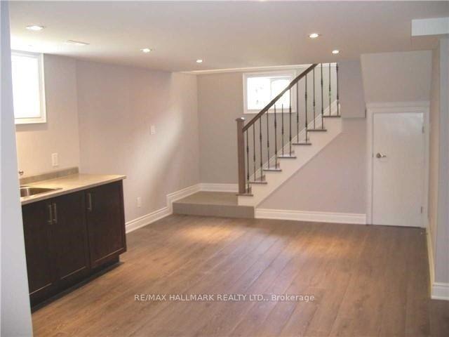 Photo 15 of 572 Arlington Boulevard, Burlington, Roseland — HOMEH