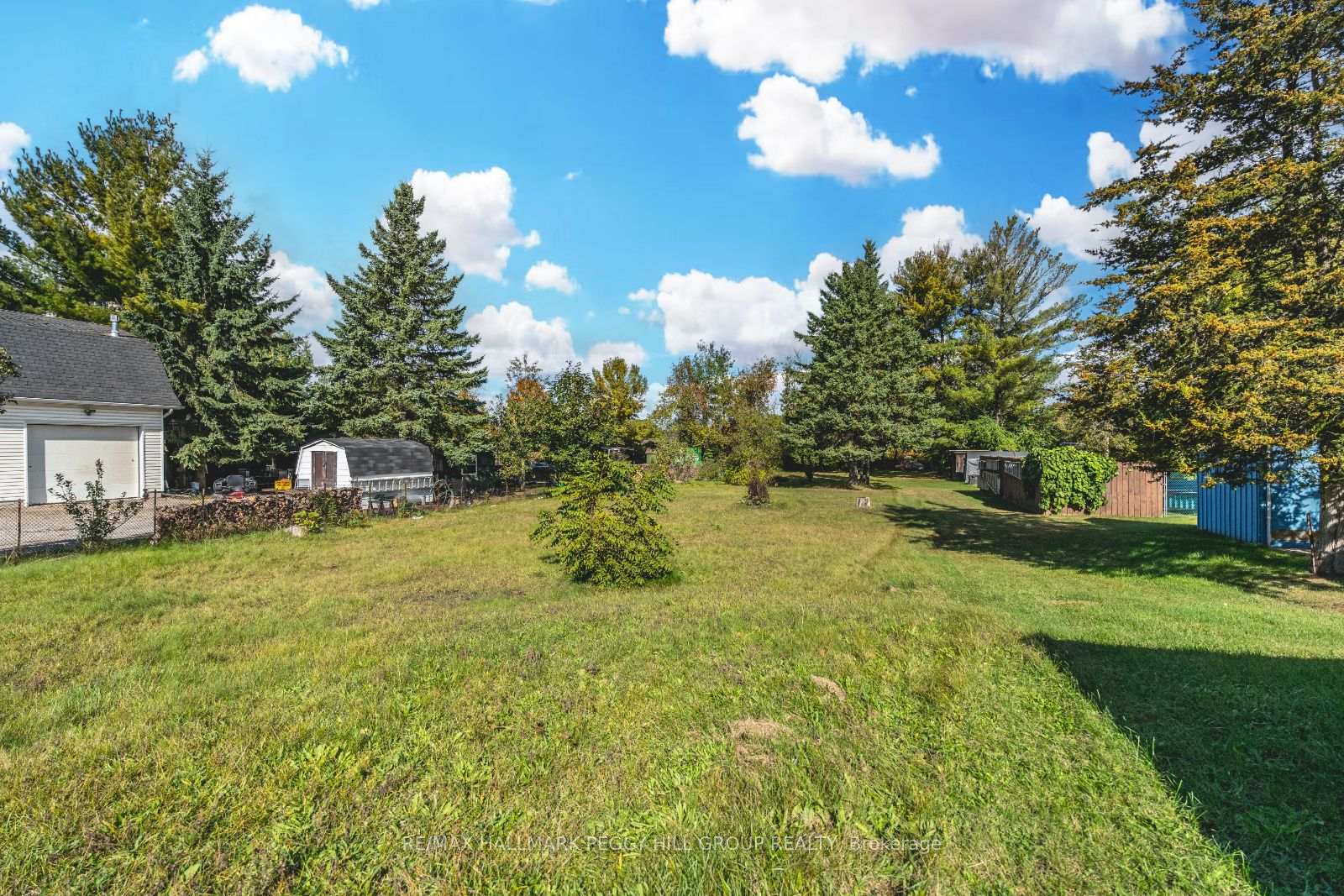 Photo 3 of 221 Phillips Street, Barrie, Ardagh — HOMEH