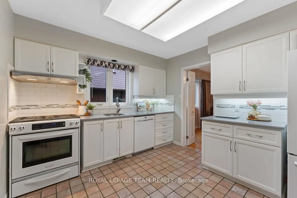 Photo 9 of 2684 Violet Street, Ottawa, Britannia — HOMEH