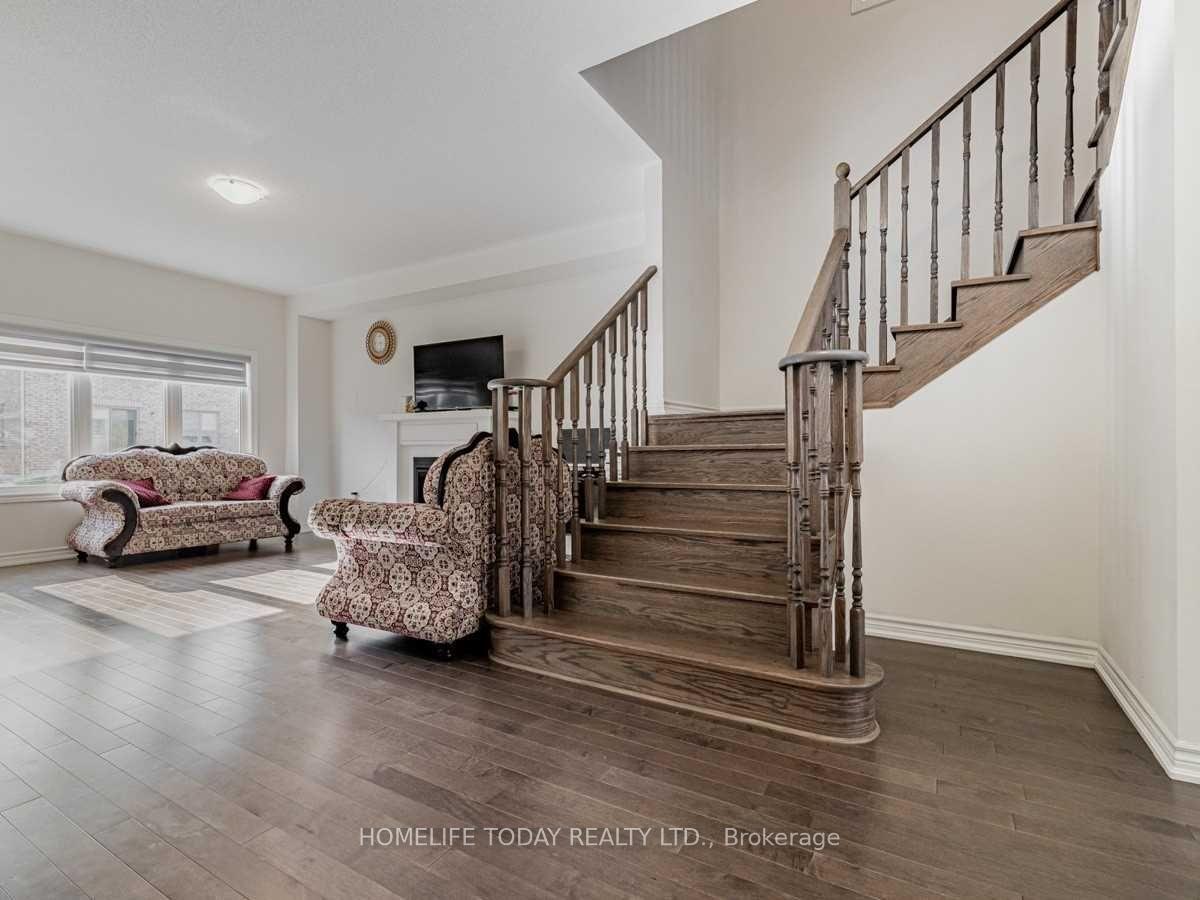 Photo 5 of 364 Danny Wheeler Boulevard, Georgina, Keswick North — HOMEH