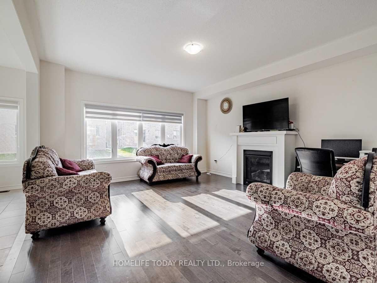 Photo 6 of 364 Danny Wheeler Boulevard, Georgina, Keswick North — HOMEH