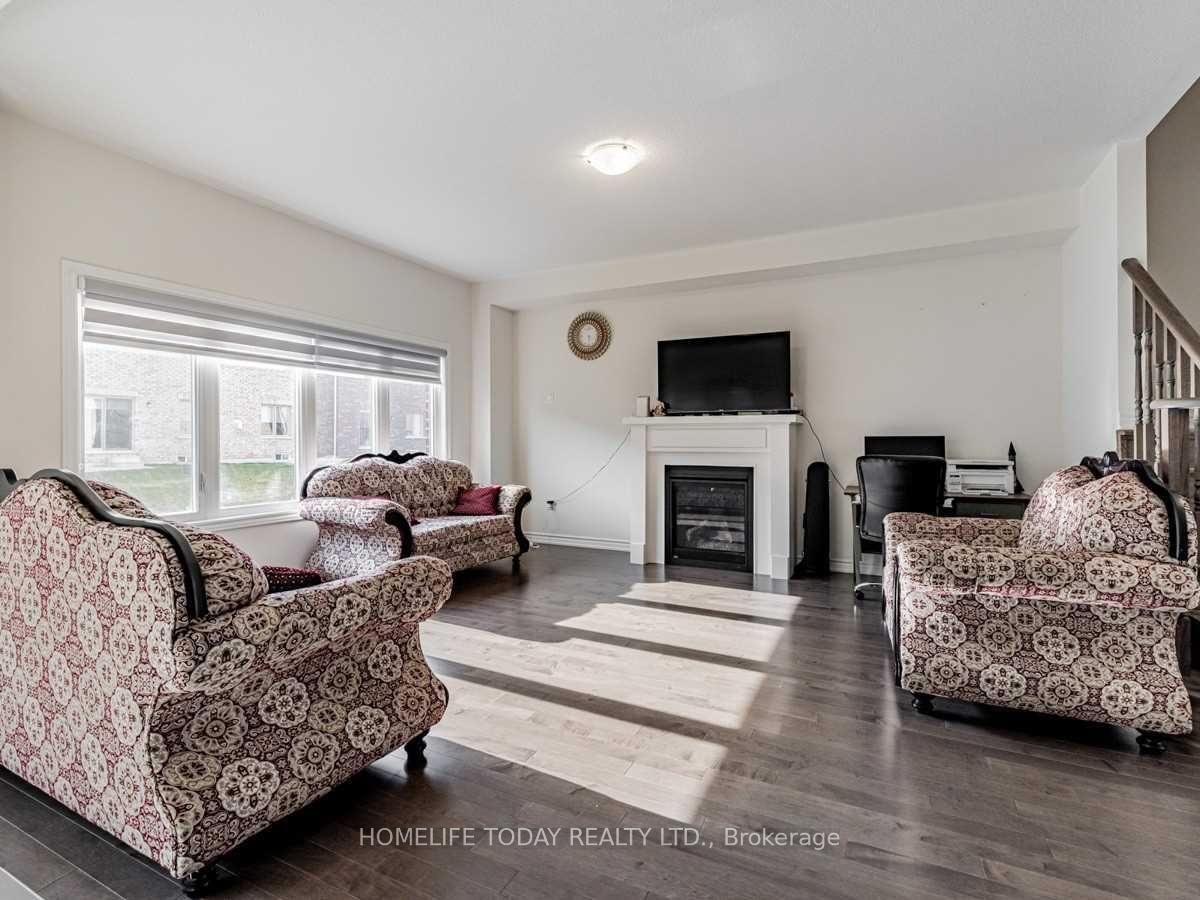 Photo 8 of 364 Danny Wheeler Boulevard, Georgina, Keswick North — HOMEH