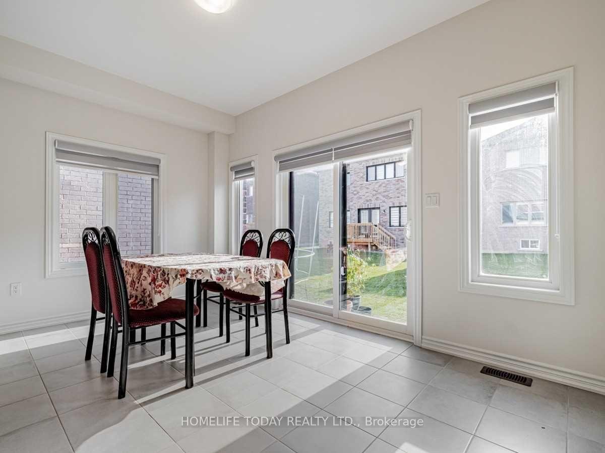 Photo 12 of 364 Danny Wheeler Boulevard, Georgina, Keswick North — HOMEH