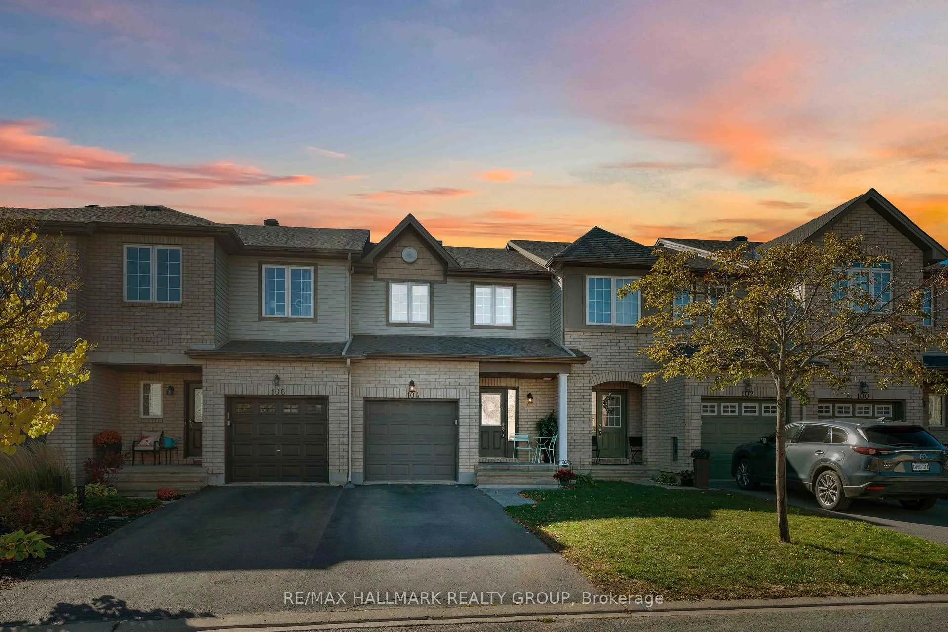 Photo 1 of 104 Esterbrook Drive, Ottawa, Mer Bleue/Bradley Estates/Anderson Park — HOMEH