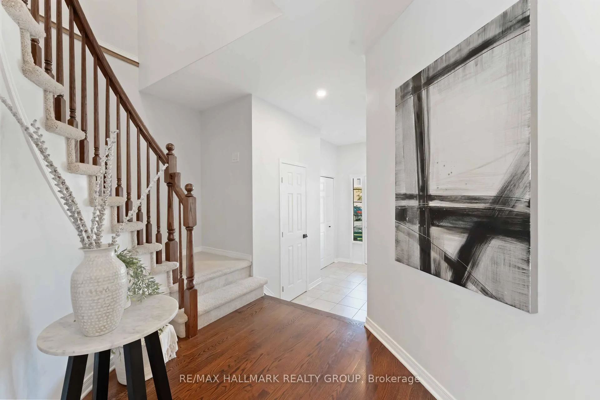 Photo 5 of 104 Esterbrook Drive, Ottawa, Mer Bleue/Bradley Estates/Anderson Park — HOMEH