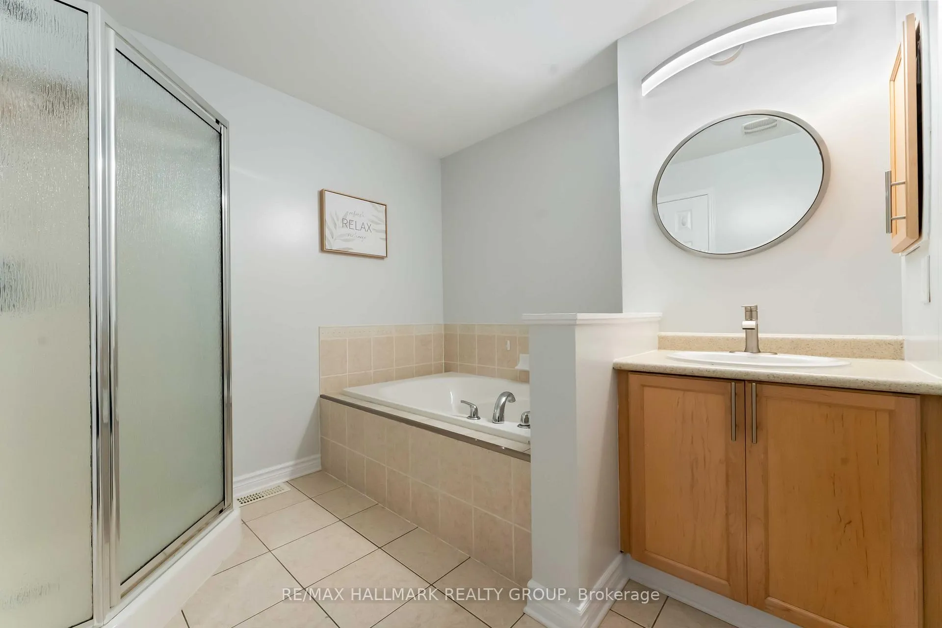 Photo 19 of 104 Esterbrook Drive, Ottawa, Mer Bleue/Bradley Estates/Anderson Park — HOMEH