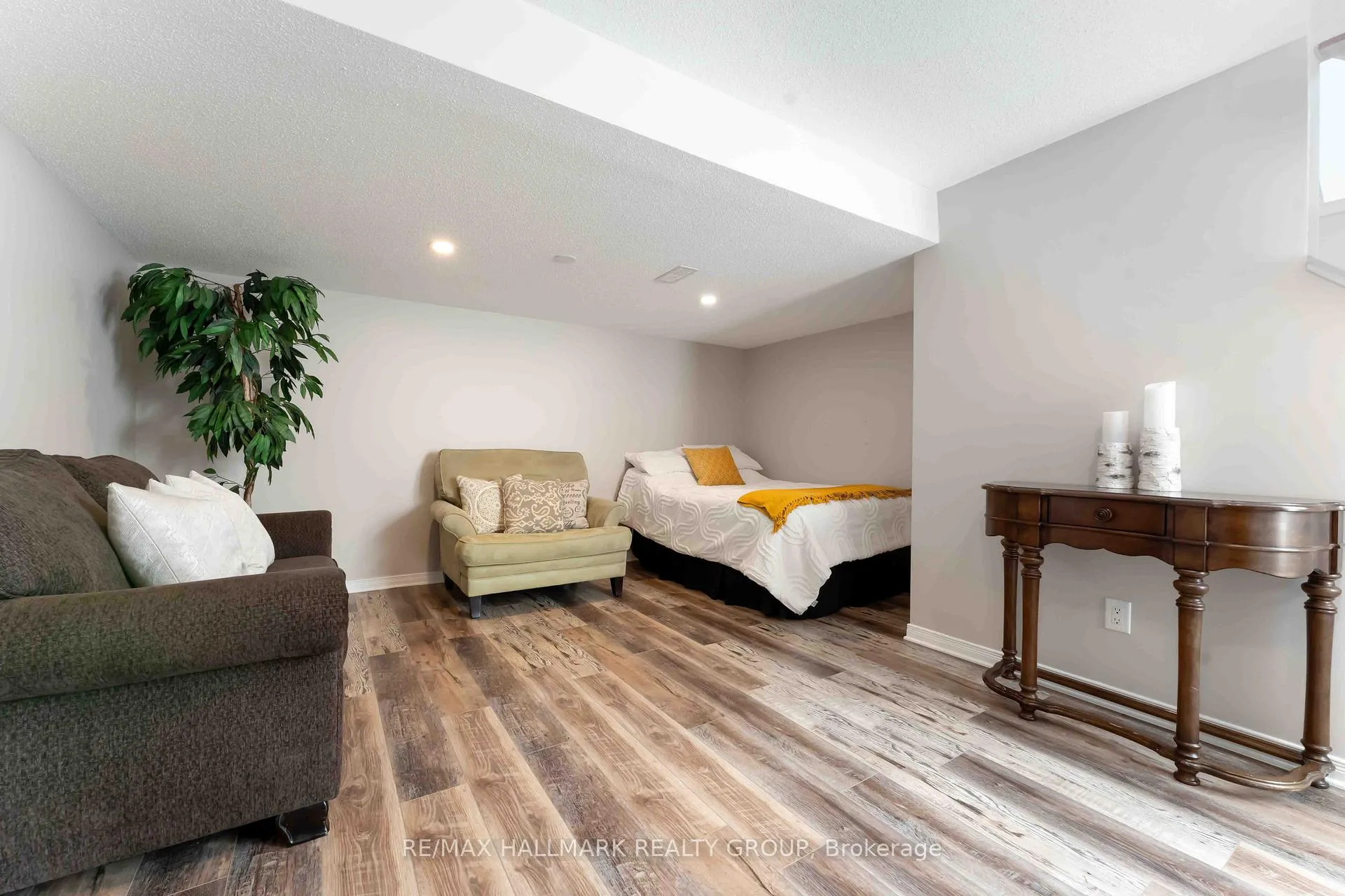 Photo 26 of 104 Esterbrook Drive, Ottawa, Mer Bleue/Bradley Estates/Anderson Park — HOMEH
