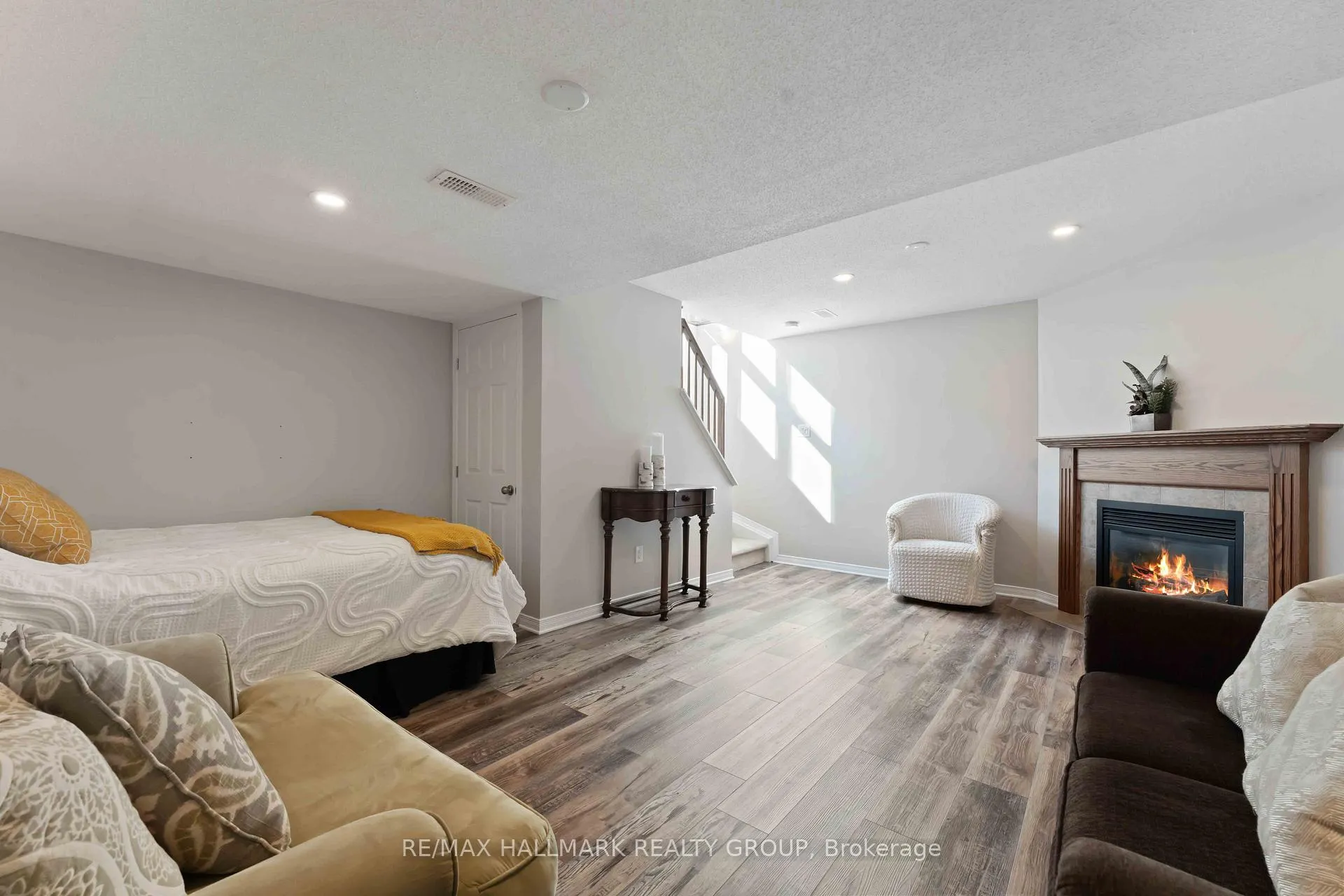 Photo 27 of 104 Esterbrook Drive, Ottawa, Mer Bleue/Bradley Estates/Anderson Park — HOMEH