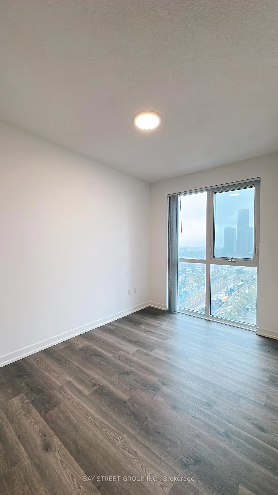Photo 9 of Unit 1709, 8 Interchange Way, Vaughan, Vaughan Corporate Centre — HOMEH