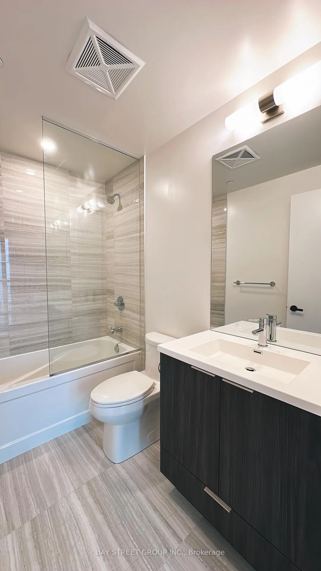 Photo 10 of Unit 1709, 8 Interchange Way, Vaughan, Vaughan Corporate Centre — HOMEH