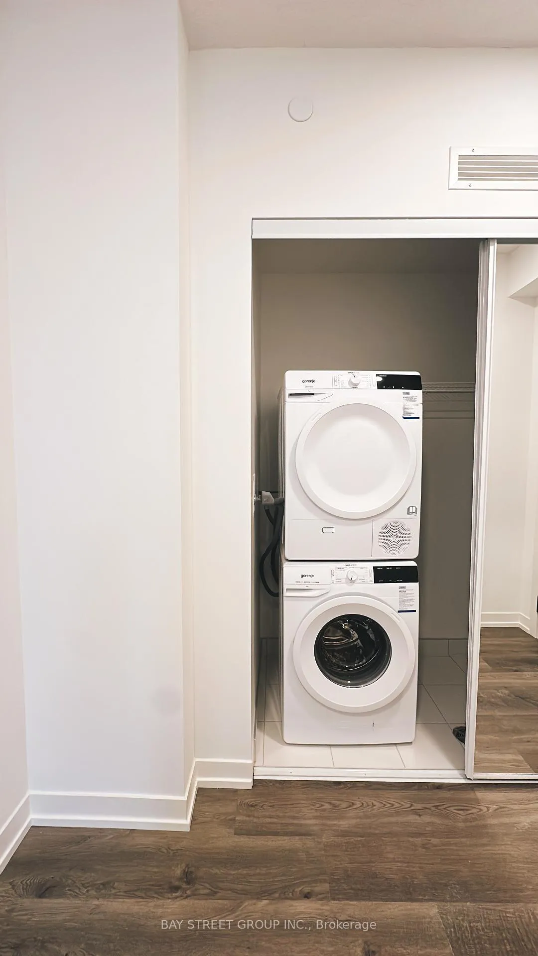 Photo 11 of Unit 1709, 8 Interchange Way, Vaughan, Vaughan Corporate Centre — HOMEH