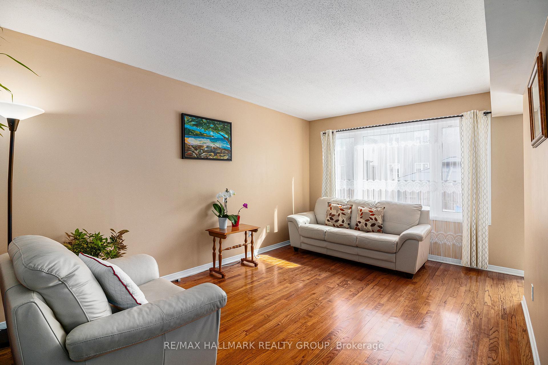 Photo 3 of Unit A, 218 Claridge Drive, Ottawa, Barrhaven - Longfields — HOMEH