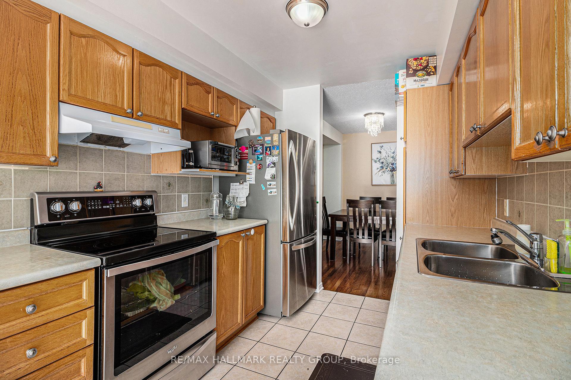 Photo 4 of Unit A, 218 Claridge Drive, Ottawa, Barrhaven - Longfields — HOMEH