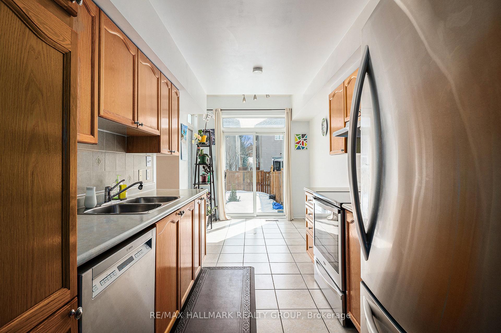 Photo 5 of Unit A, 218 Claridge Drive, Ottawa, Barrhaven - Longfields — HOMEH