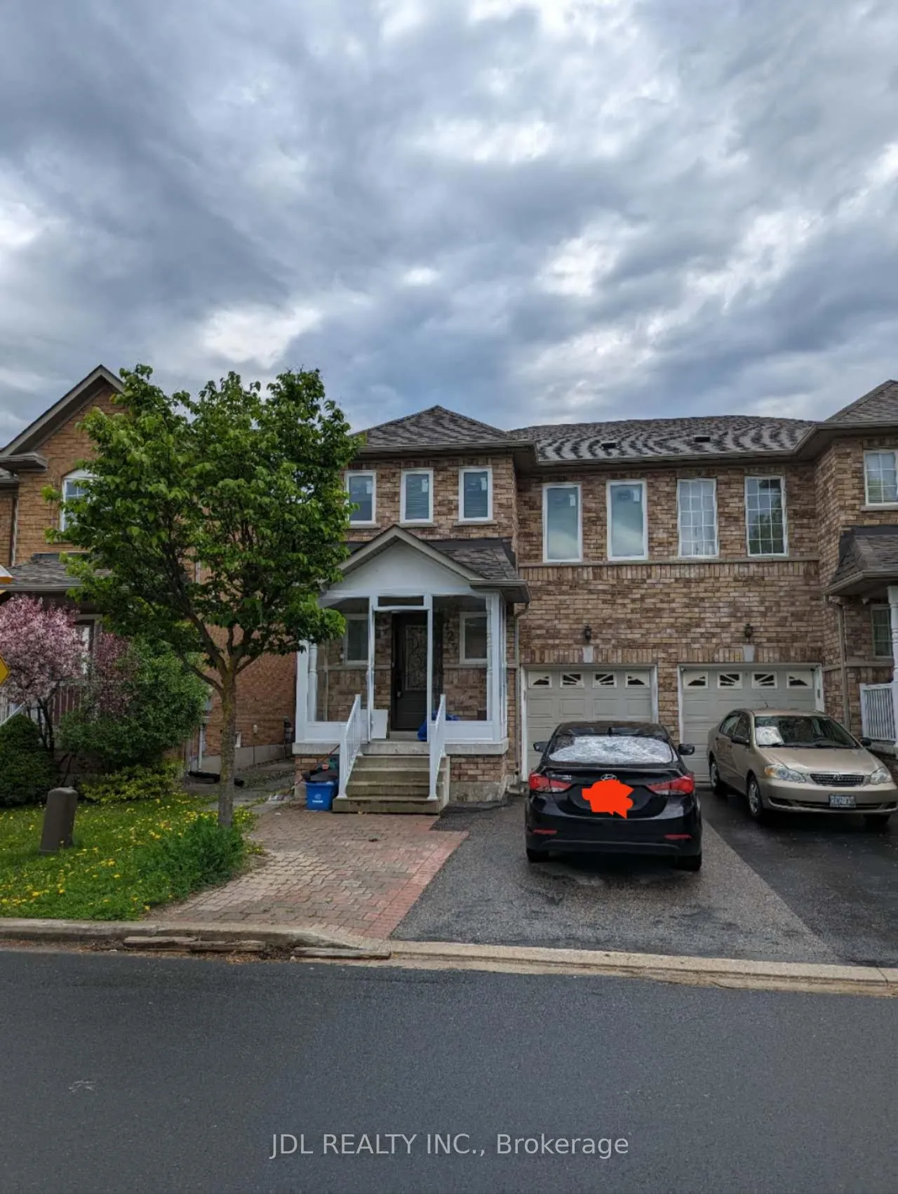 Front of 727 Caboto Trail