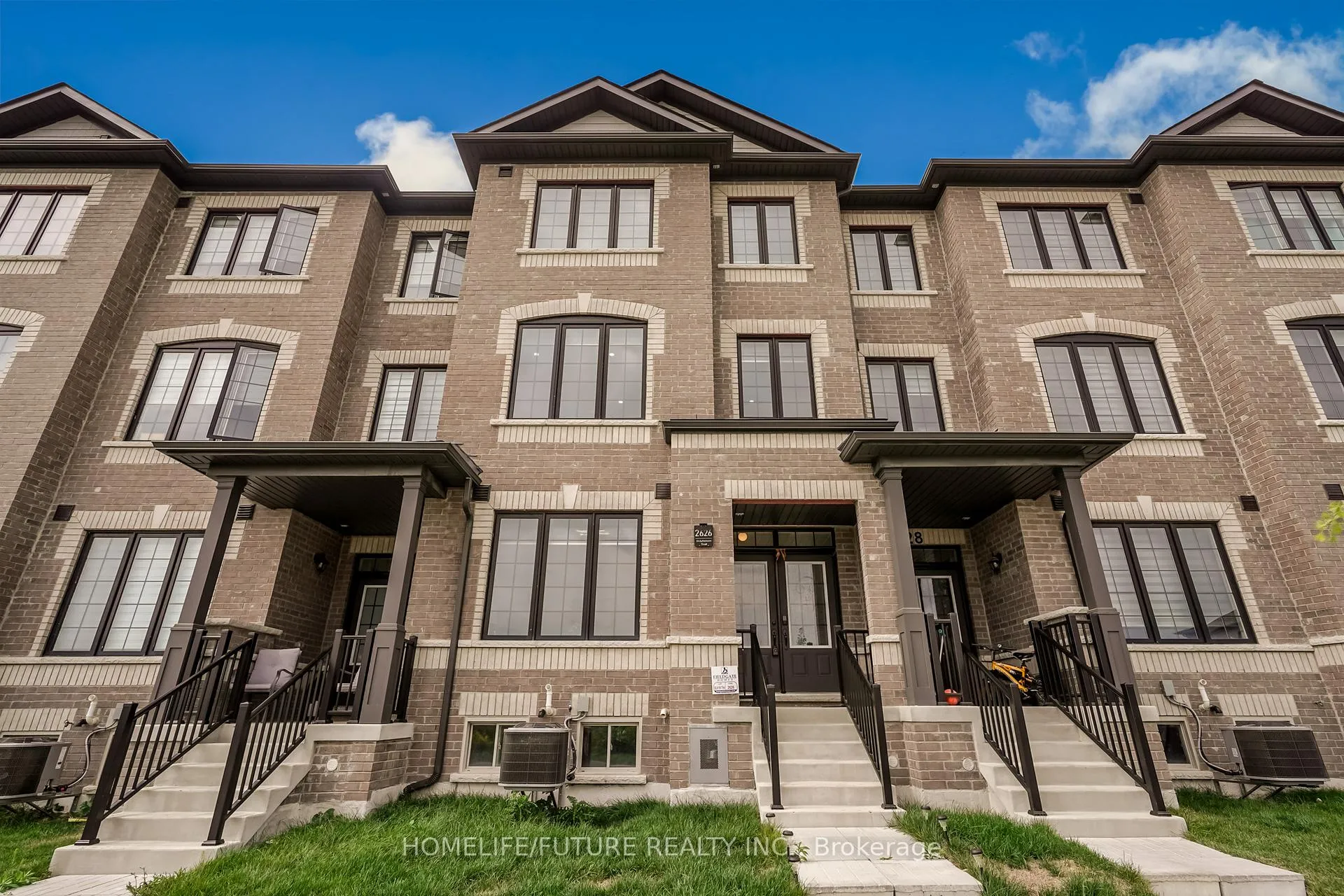 Photo 2 of 2626 Delphinium Trail, Pickering, Rural Pickering — HOMEH