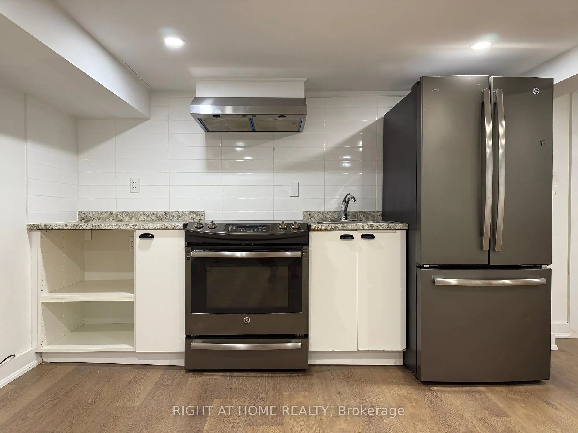 Photo 1 of Unit Lower, 22 Glenside Avenue, Toronto, Greenwood-Coxwell — HOMEH