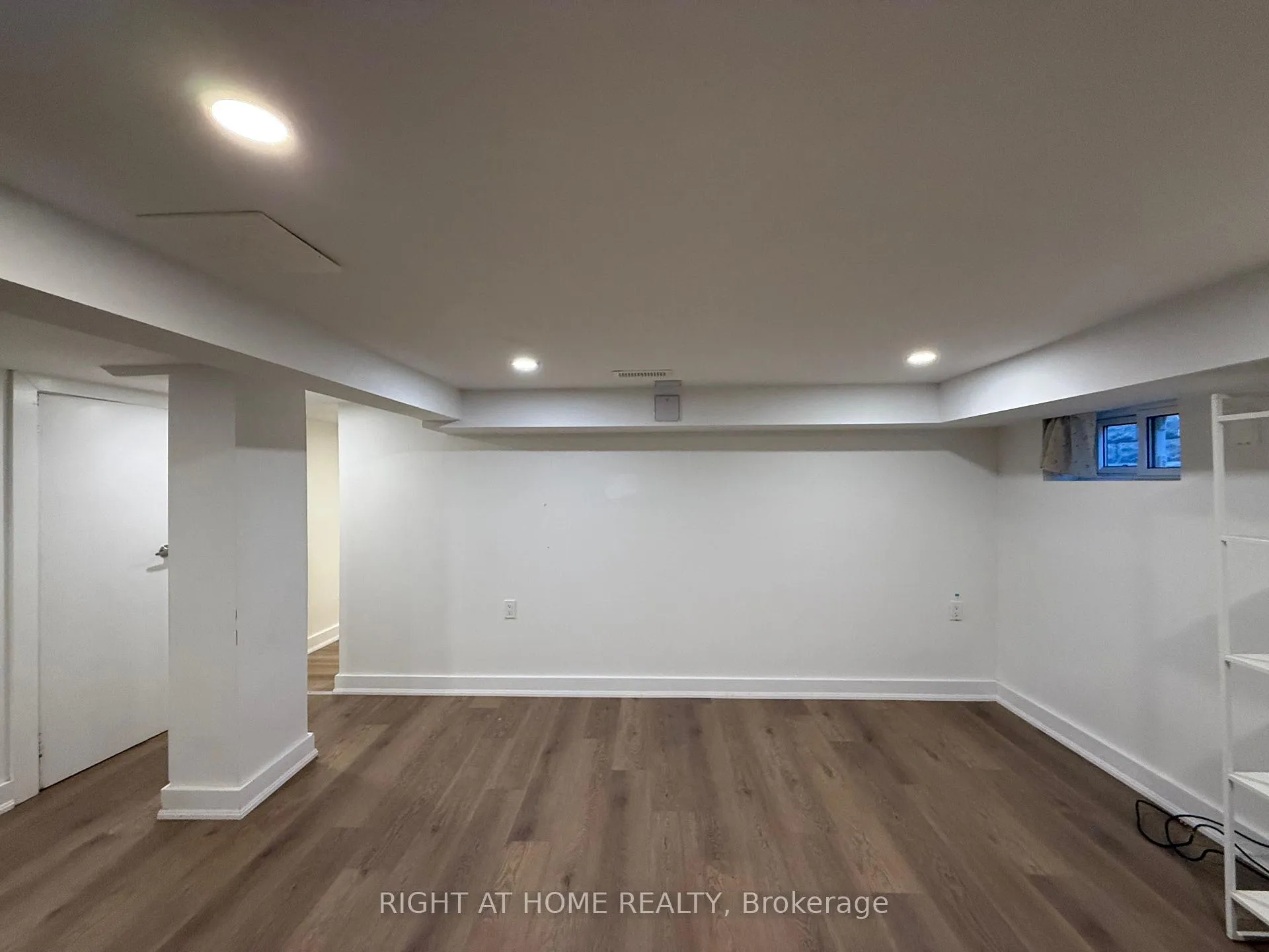 Photo 4 of Unit Lower, 22 Glenside Avenue, Toronto, Greenwood-Coxwell — HOMEH