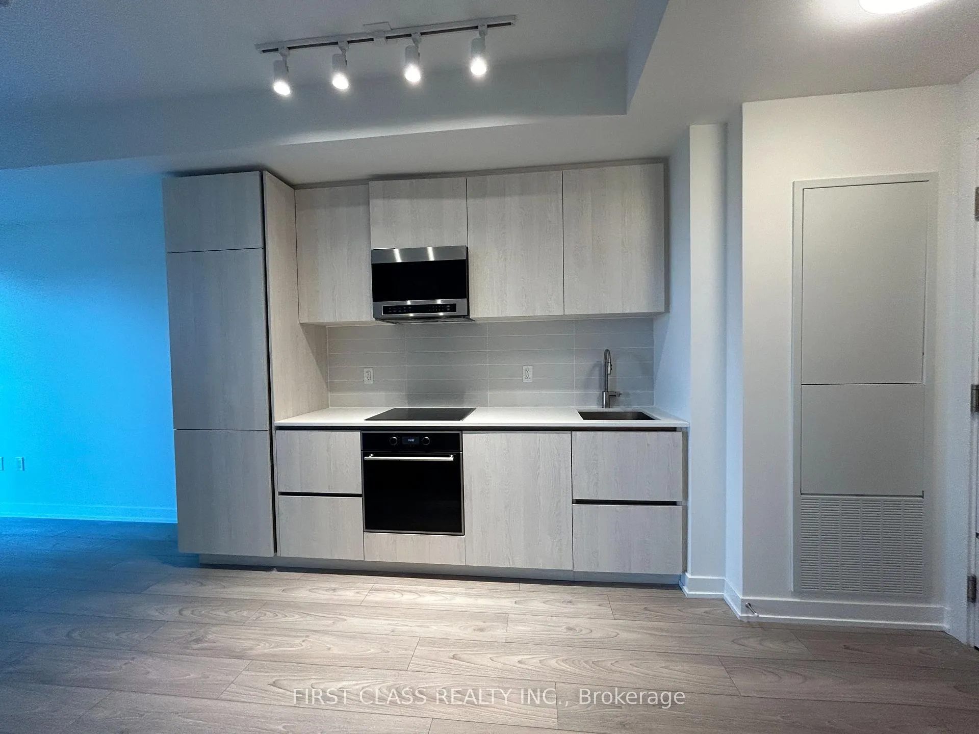 Photo 8 of Unit 1406, 120 Broadway Avenue, Toronto, Mount Pleasant West — HOMEH